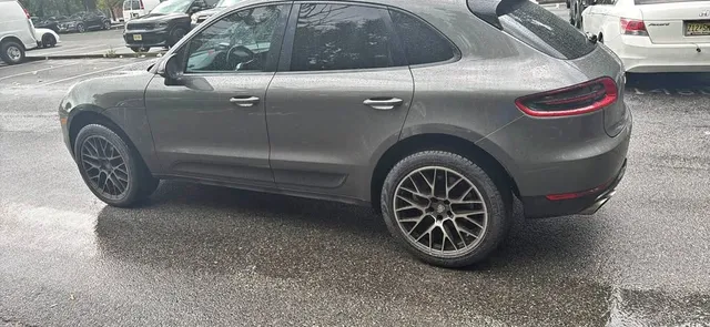 2015 Porsche Macan Turbo Sport Utility 4D
