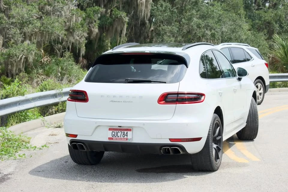 2015 Porsche Macan Turbo - Image 19 of 20