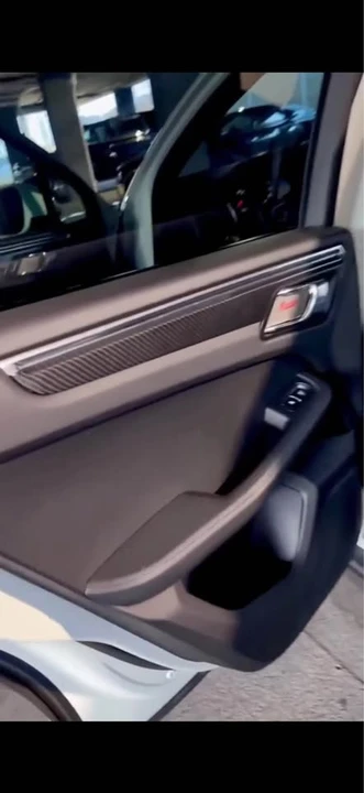 2015 Porsche Macan Turbo - Image 5 of 5