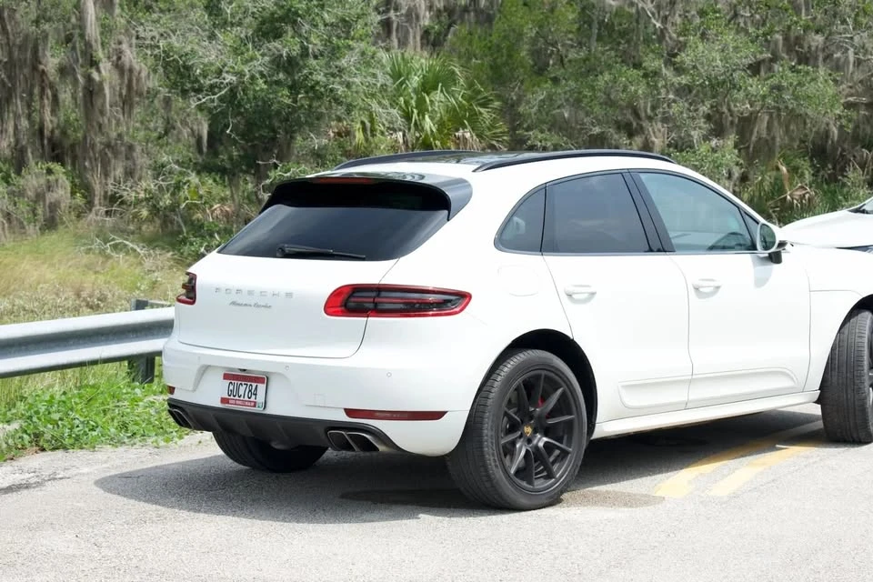2015 Porsche Macan Turbo - Image 18 of 20