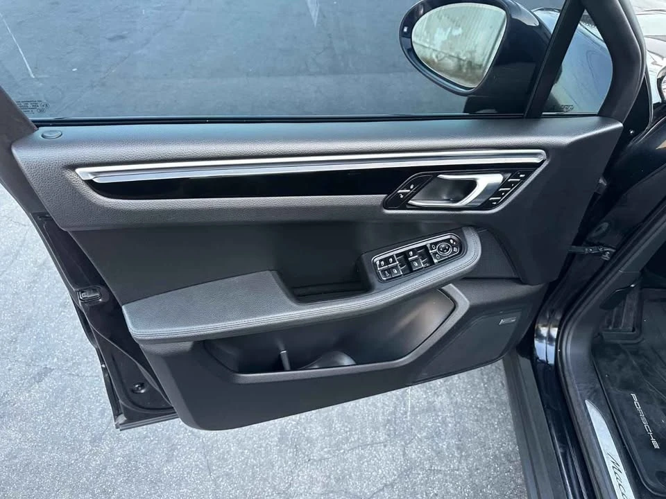 2015 Porsche Macan Turbo - Image 6 of 14