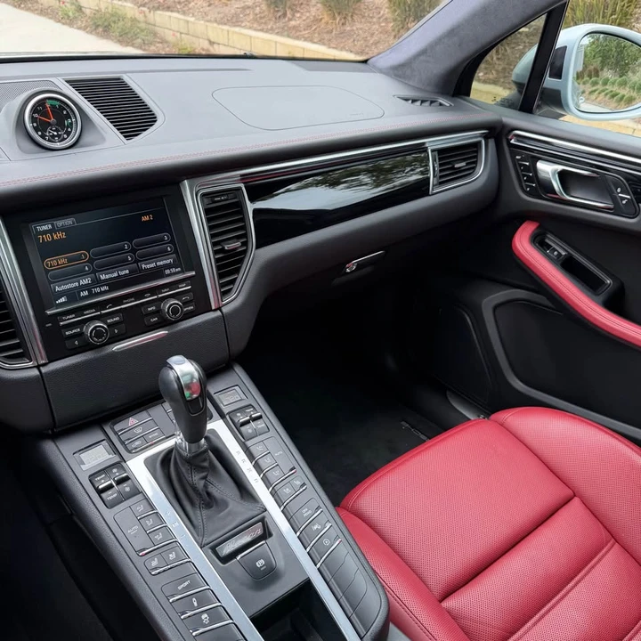 2015 Porsche Macan Turbo - Image 9 of 14