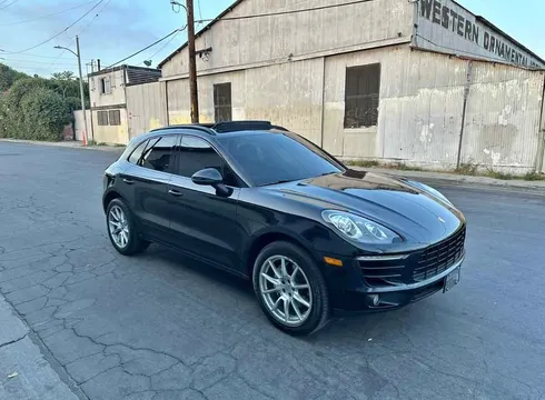 2015 Porsche Macan Turbo Sport Utility 4D