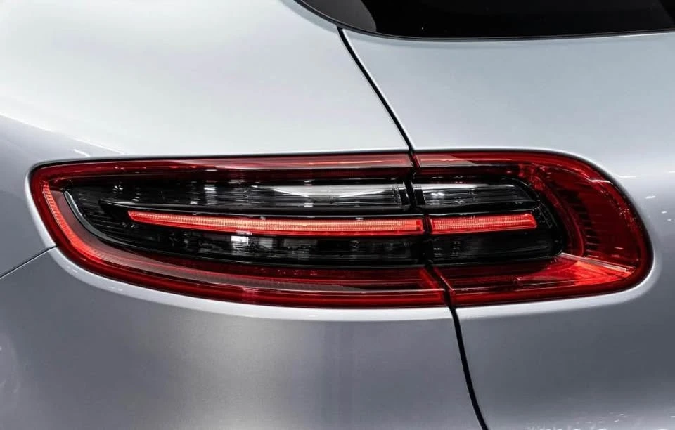 2015 Porsche Macan Turbo - Image 6 of 14