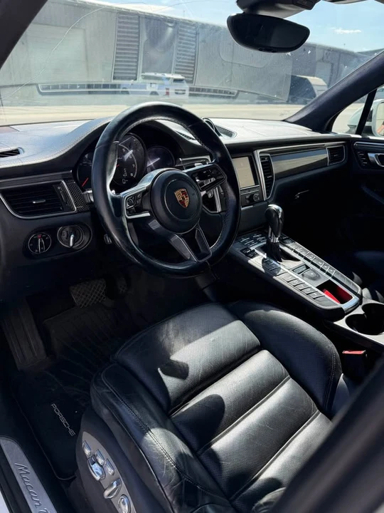 2015 Porsche Macan Turbo - Image 9 of 13