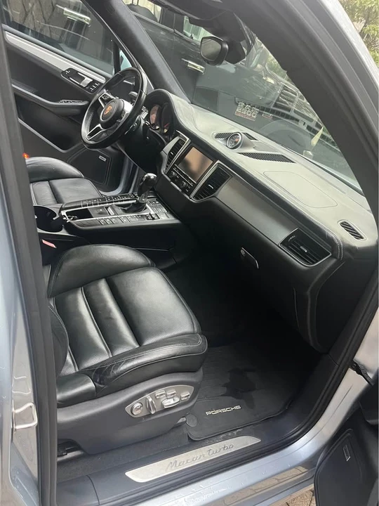 2015 Porsche Macan Turbo - Image 13 of 14