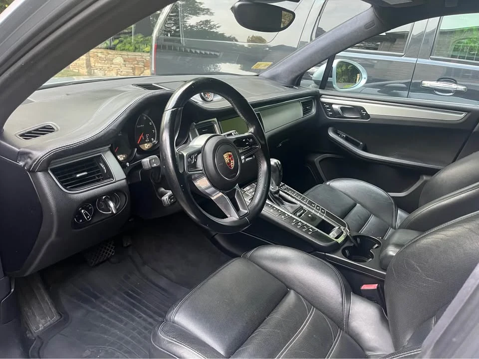 2015 Porsche Macan Turbo - Image 8 of 14
