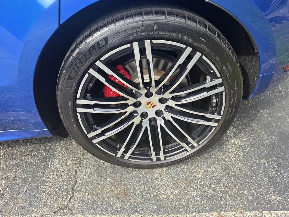 2015 Porsche Macan Turbo - Image 13 of 20