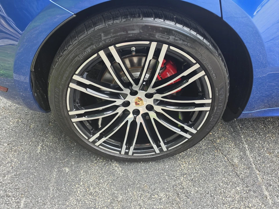 2015 Porsche Macan Turbo - Image 12 of 20