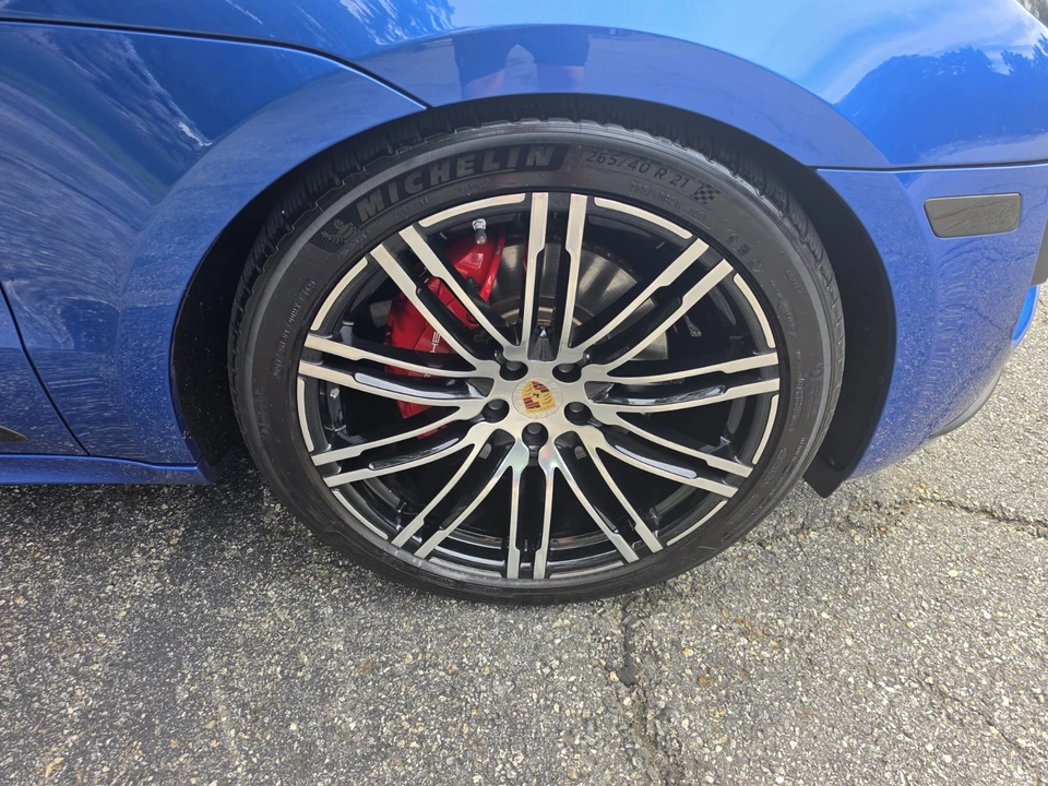 2015 Porsche Macan Turbo - Image 15 of 20
