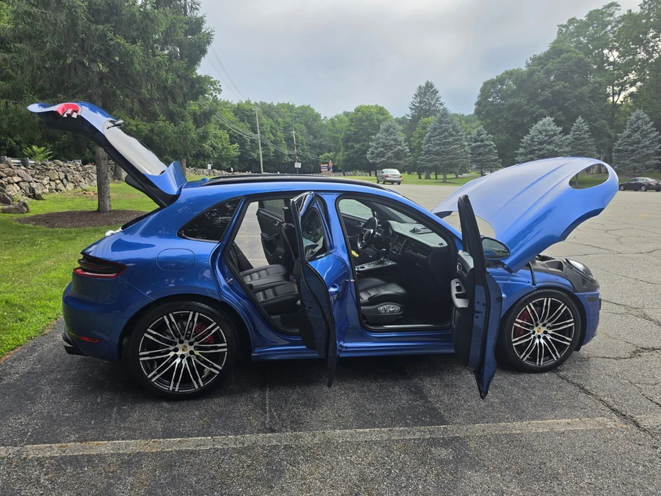 2015 Porsche Macan Turbo - Image 10 of 20