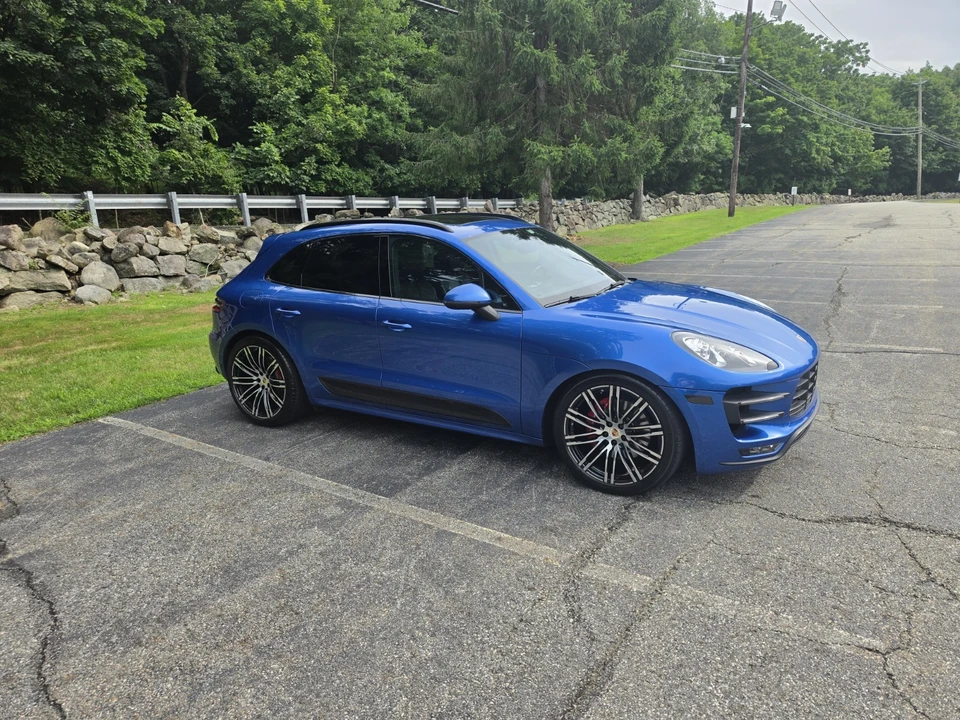 2015 Porsche Macan Turbo - Image 2 of 20