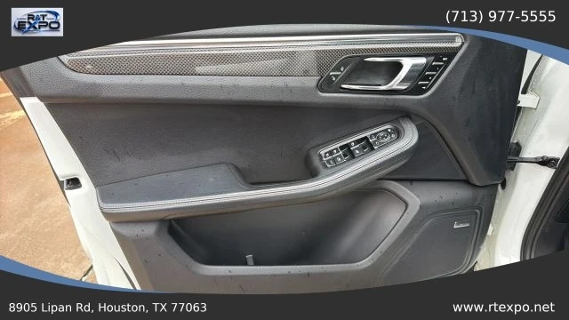 2015 Porsche Macan Turbo - Image 20 of 31