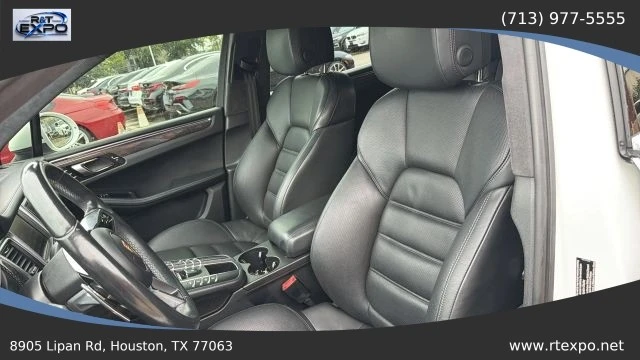 2015 Porsche Macan Turbo - Image 22 of 31
