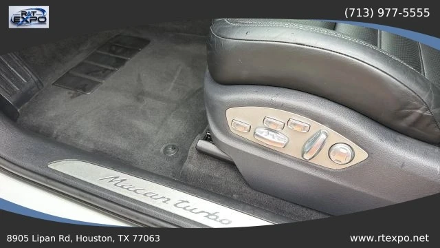 2015 Porsche Macan Turbo - Image 24 of 31