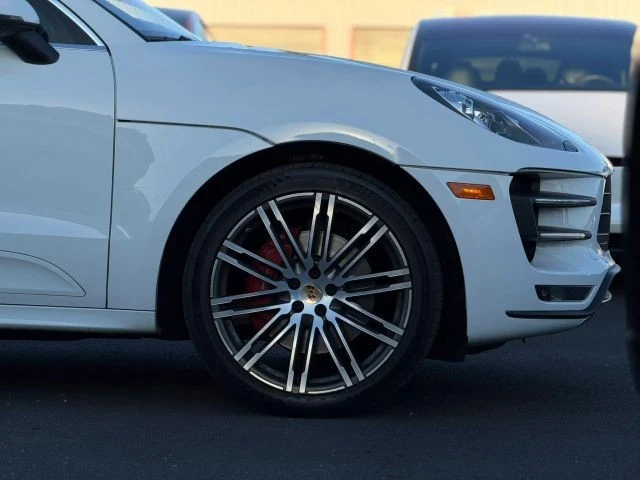 2015 Porsche Macan Turbo - Image 5 of 21