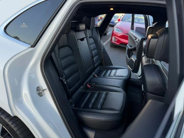 2015 Porsche Macan Turbo - Image 11 of 21