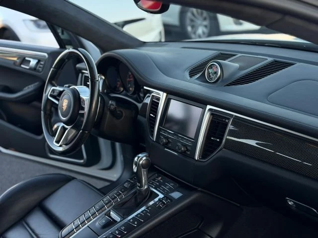 2015 Porsche Macan Turbo - Image 15 of 21