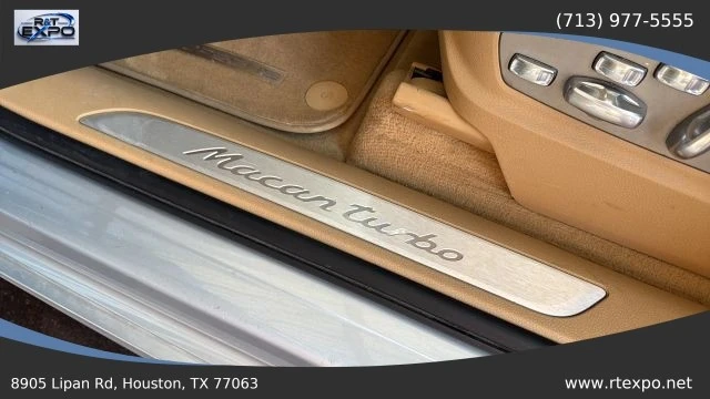 2015 Porsche Macan Turbo - Image 25 of 31