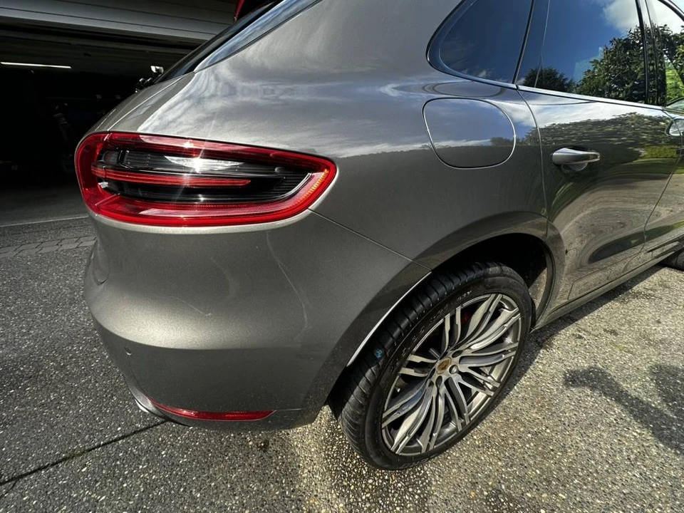 2015 Porsche Macan Turbo - Image 6 of 15