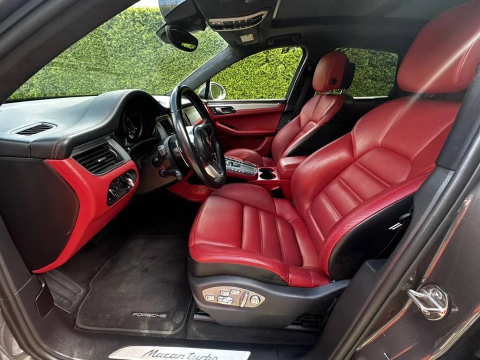 2015 Porsche Macan Turbo - Image 10 of 15