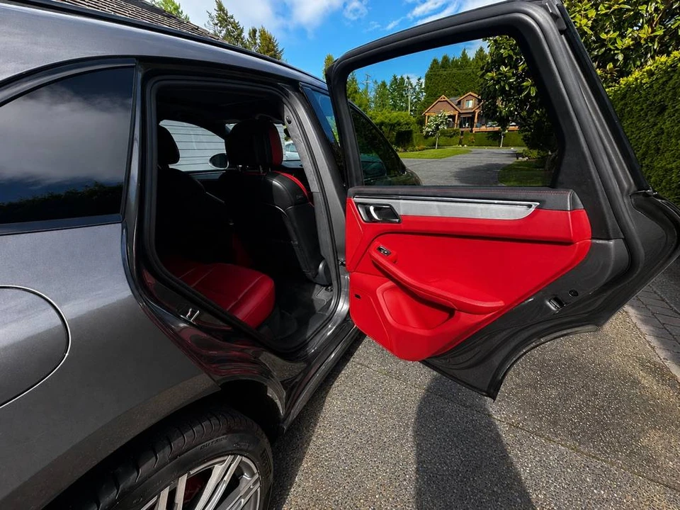 2015 Porsche Macan Turbo - Image 15 of 15