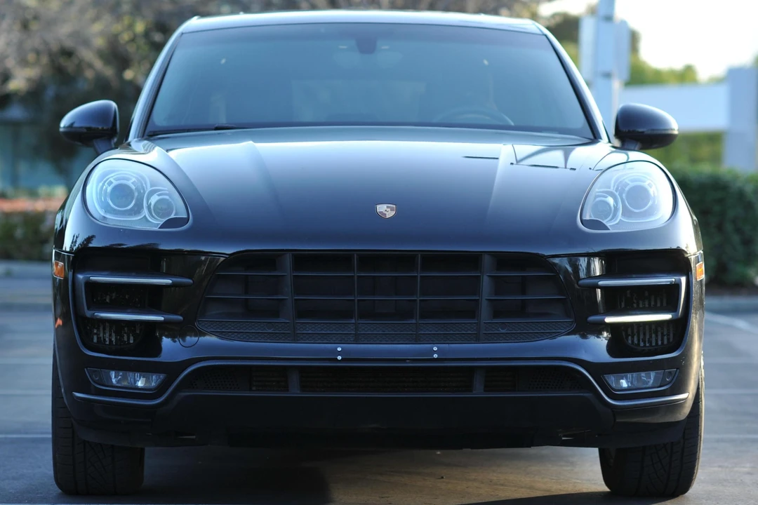 2015 Porsche Macan Turbo - Image 2 of 21