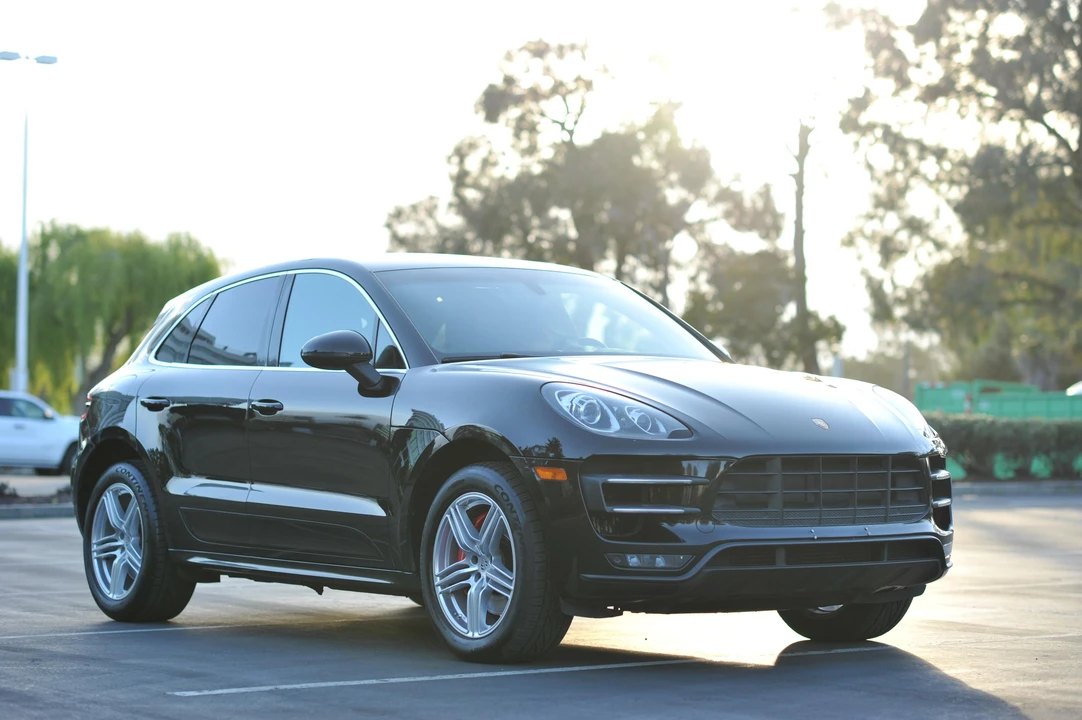 2015 Porsche Macan Turbo - Image 17 of 21