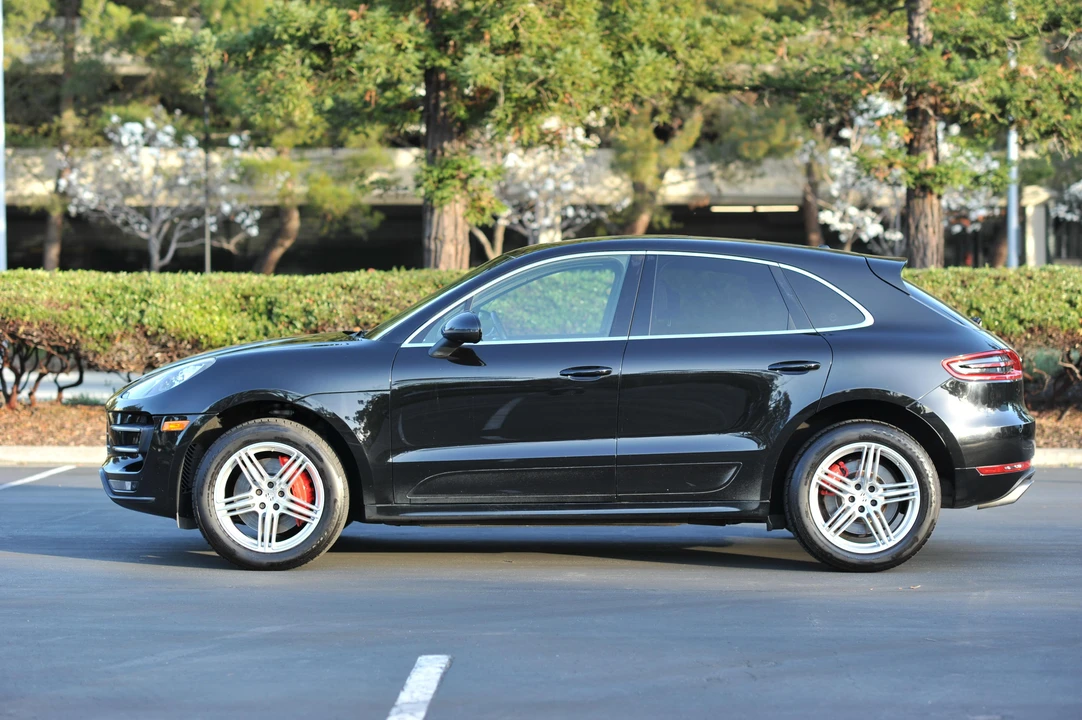 2015 Porsche Macan Turbo - Image 9 of 21