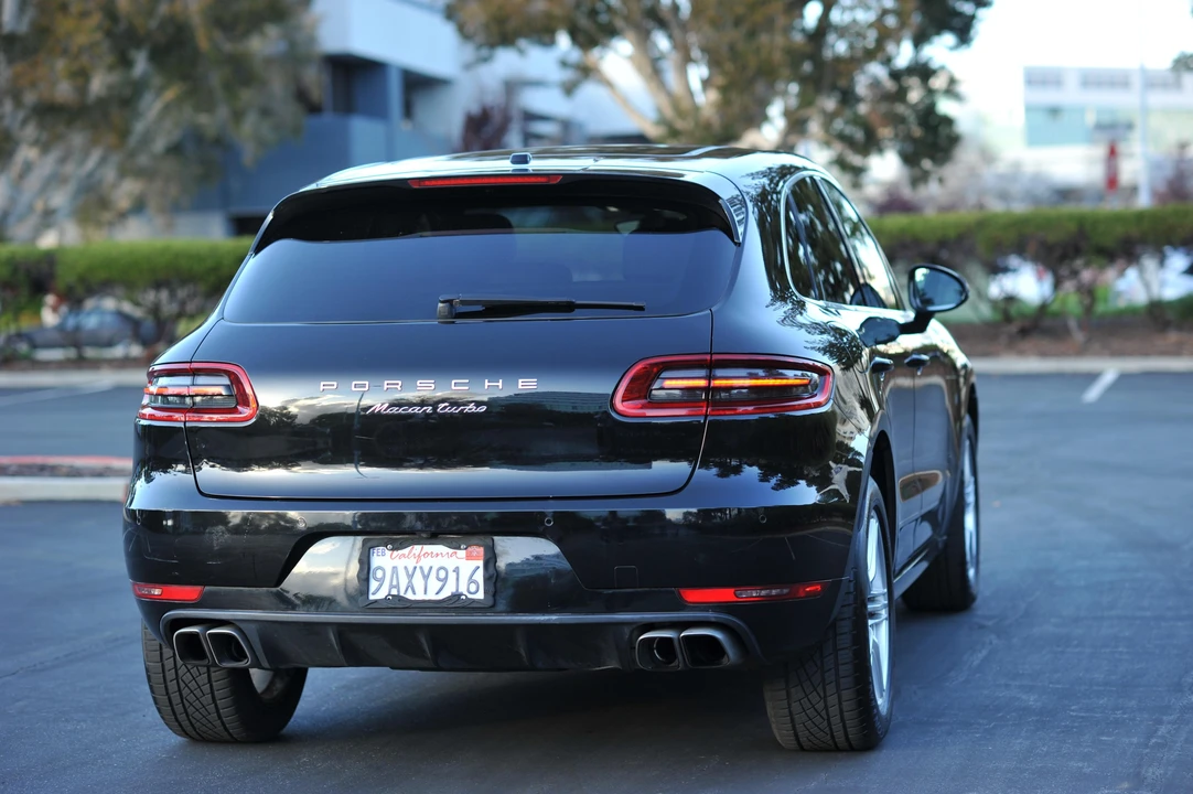 2015 Porsche Macan Turbo - Image 13 of 21