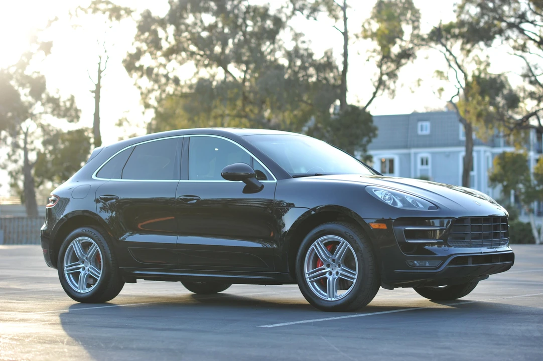 2015 Porsche Macan Turbo - Image 16 of 21