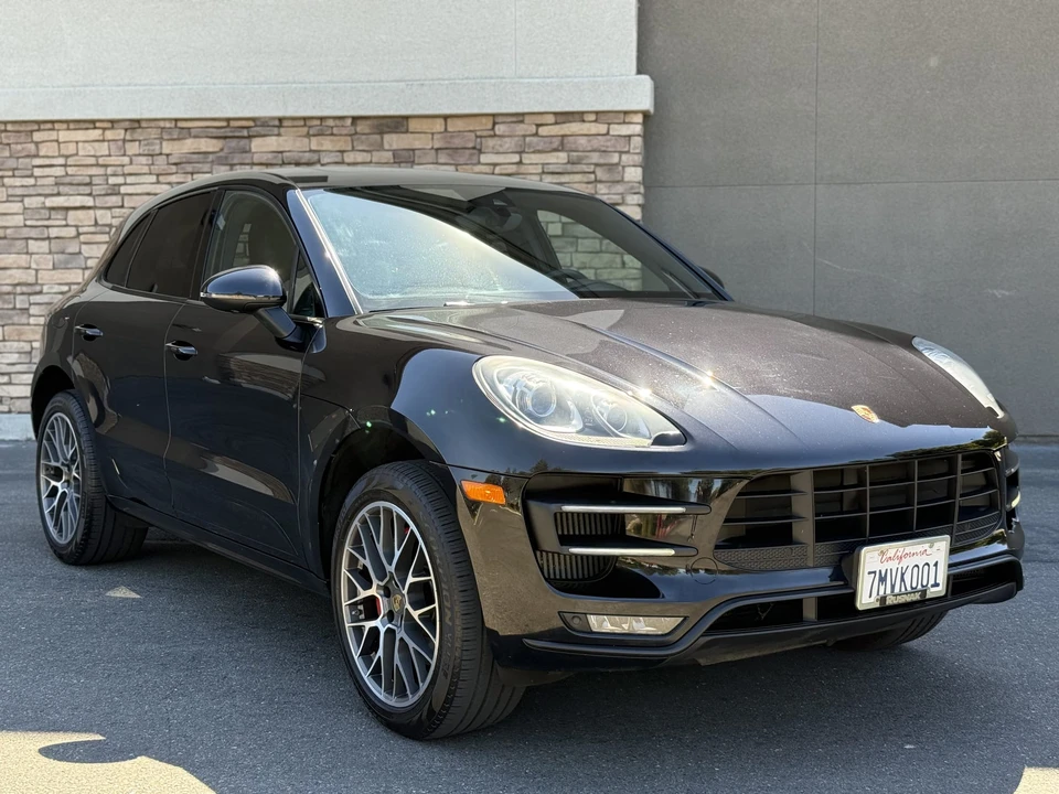 2015 Porsche Macan Turbo - Image 8 of 31