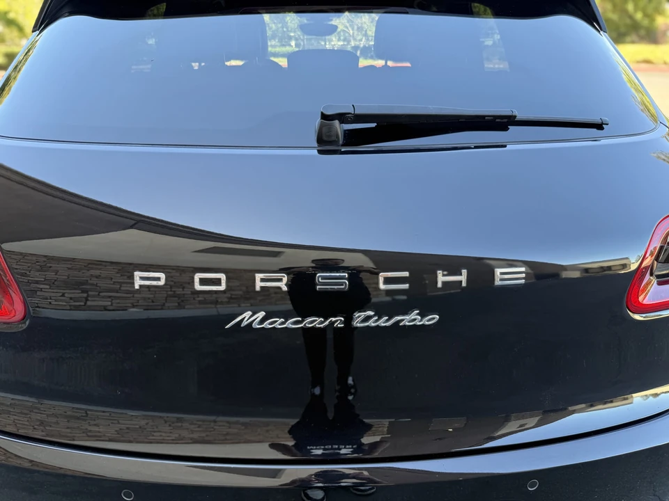 2015 Porsche Macan Turbo - Image 19 of 31