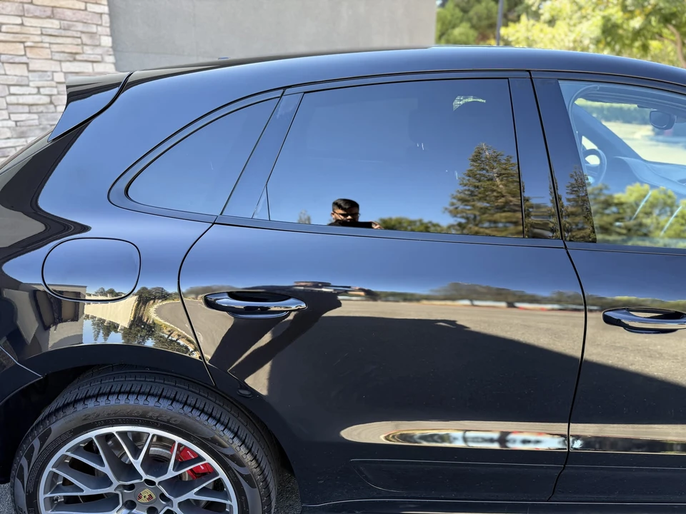 2015 Porsche Macan Turbo - Image 24 of 31