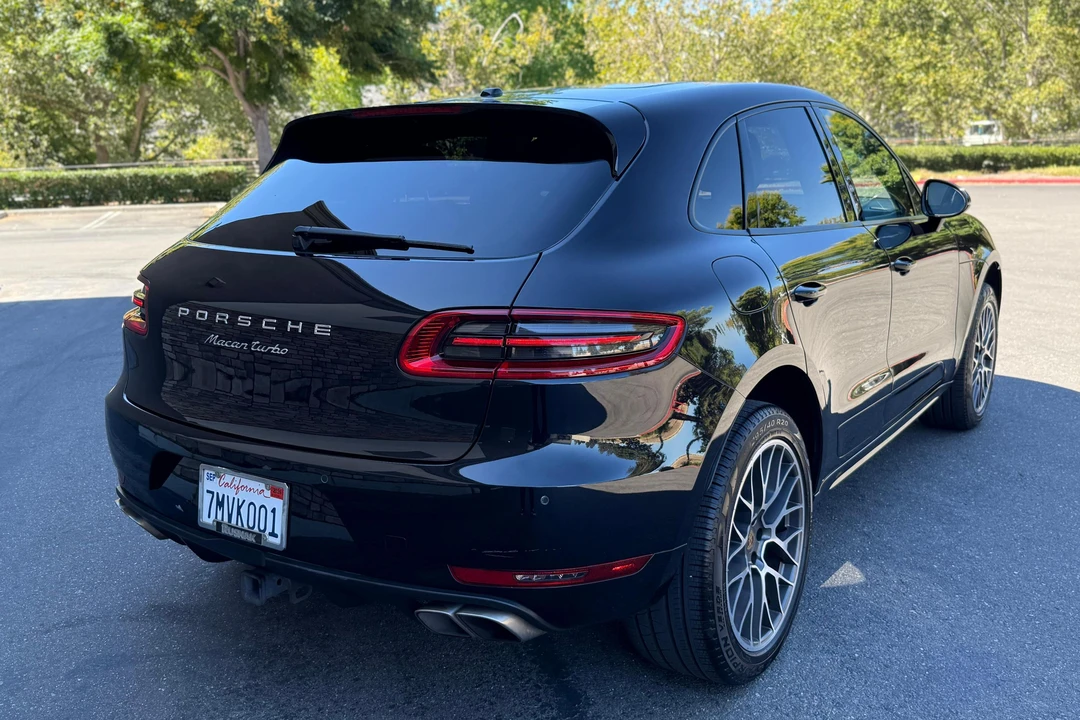 2015 Porsche Macan Turbo - Image 4 of 31