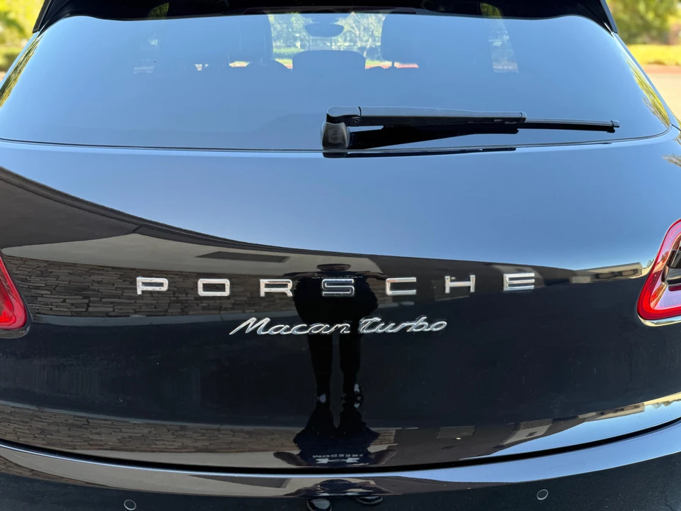 2015 Porsche Macan Turbo - Image 25 of 31