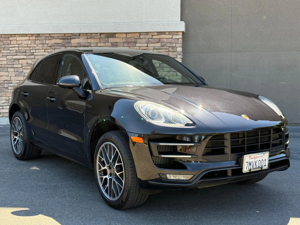 2015 Porsche Macan Turbo - Image 8 of 31