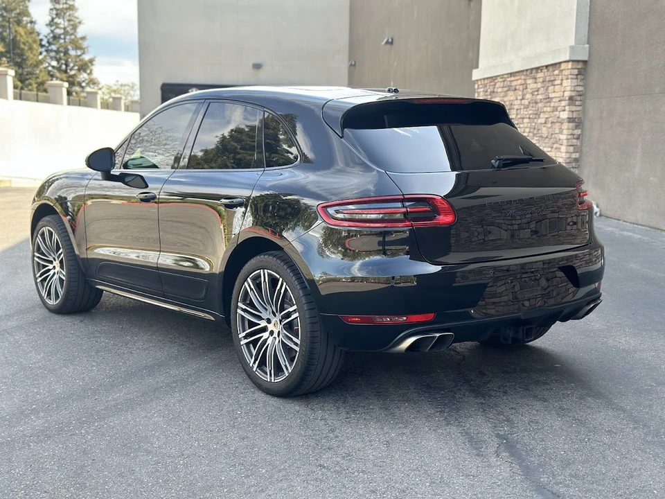 2015 Porsche Macan Turbo - Image 4 of 31