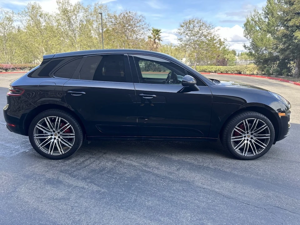 2015 Porsche Macan Turbo - Image 8 of 31