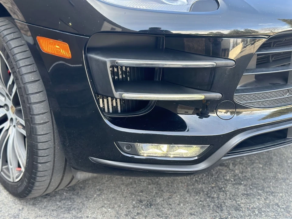 2015 Porsche Macan Turbo - Image 18 of 31