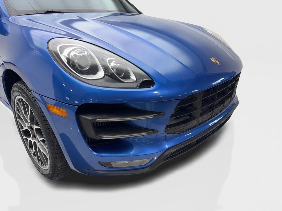 2015 Porsche Macan Turbo - Image 17 of 31