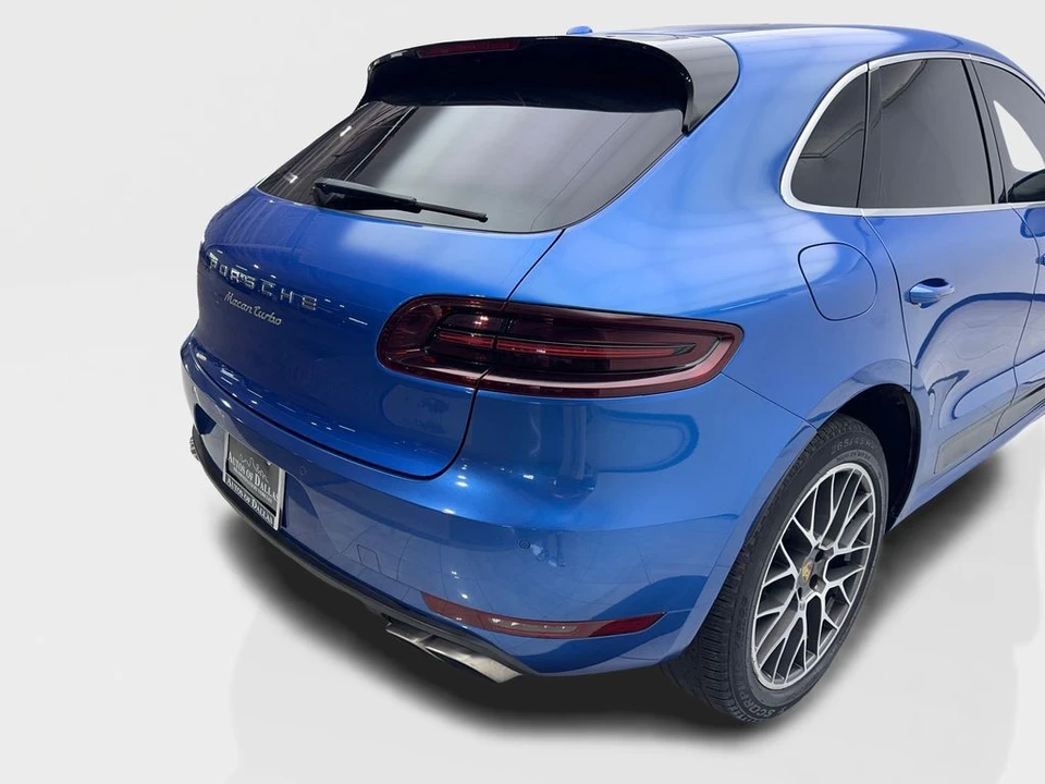 2015 Porsche Macan Turbo - Image 18 of 31