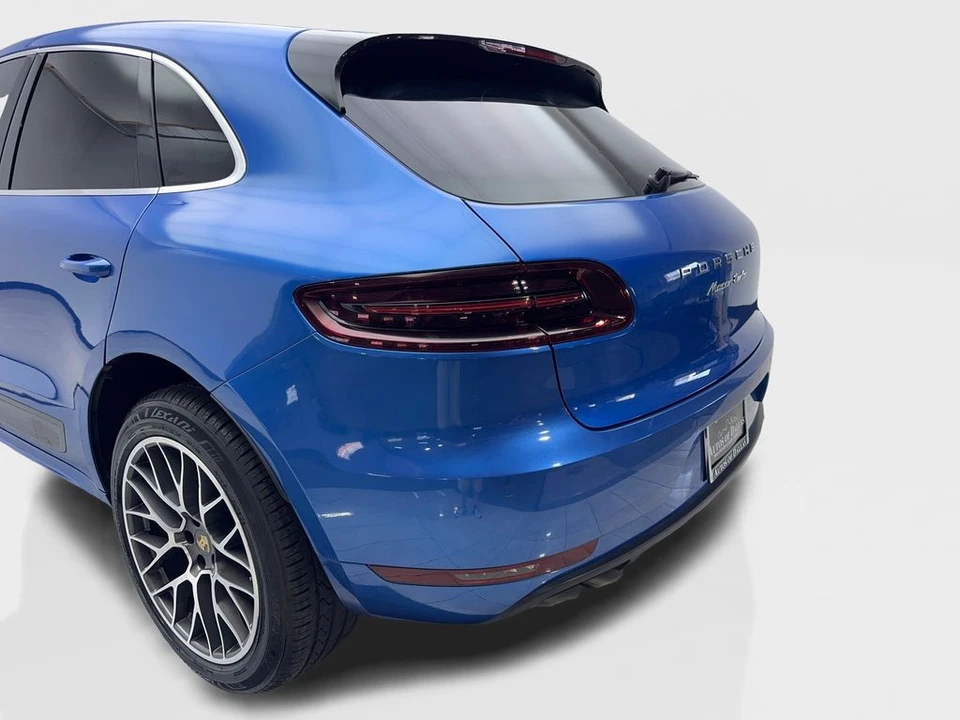 2015 Porsche Macan Turbo - Image 19 of 31
