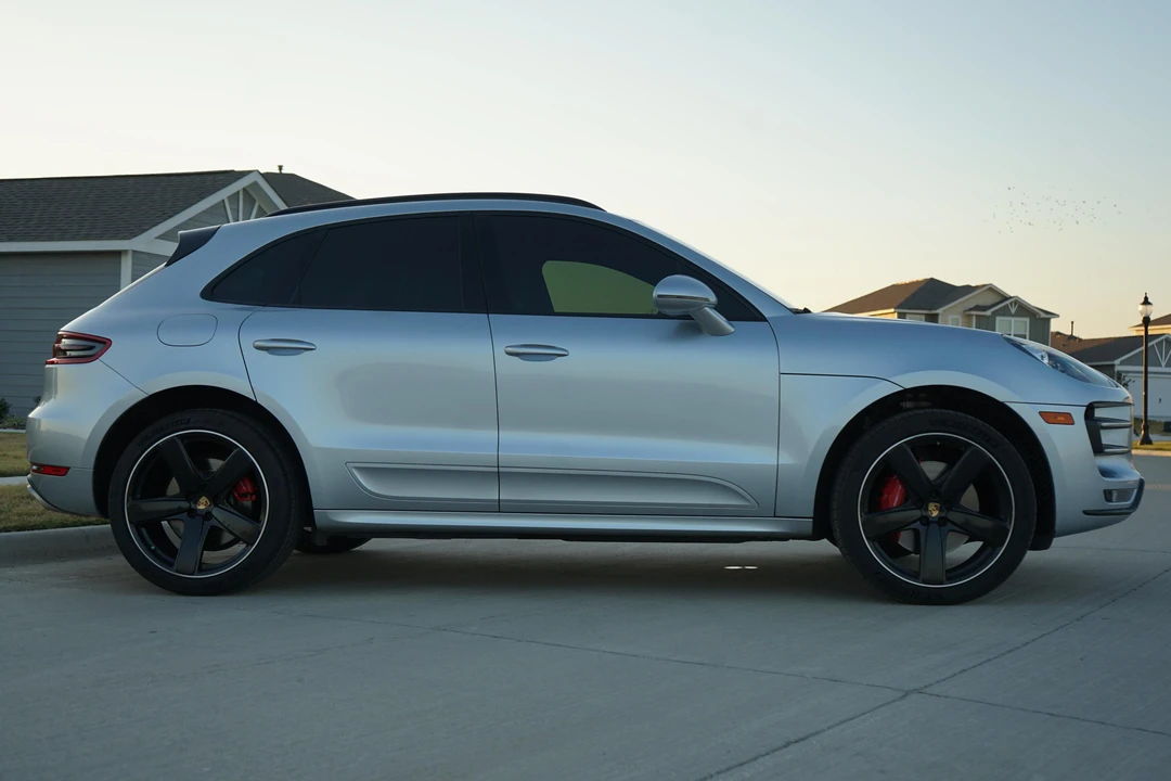 2015 Porsche Macan Turbo - Image 3 of 31