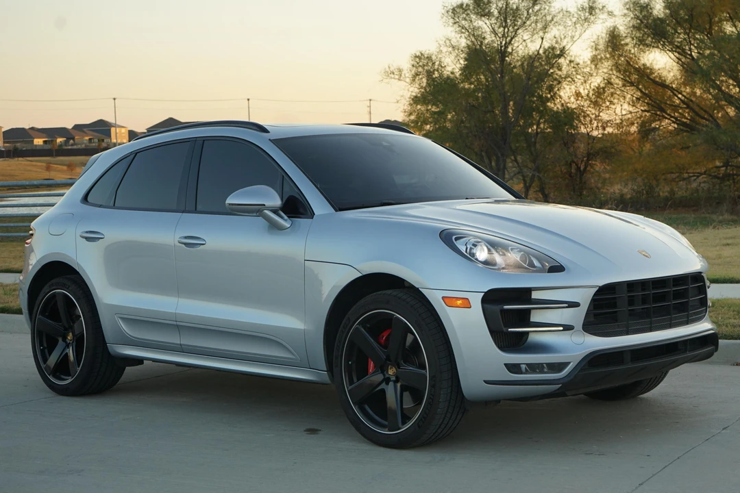 2015 Porsche Macan Turbo - Image 18 of 31
