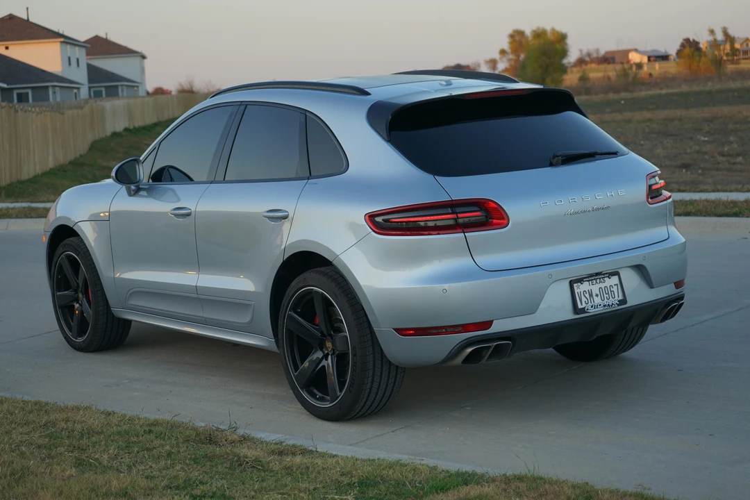 2015 Porsche Macan Turbo - Image 12 of 31