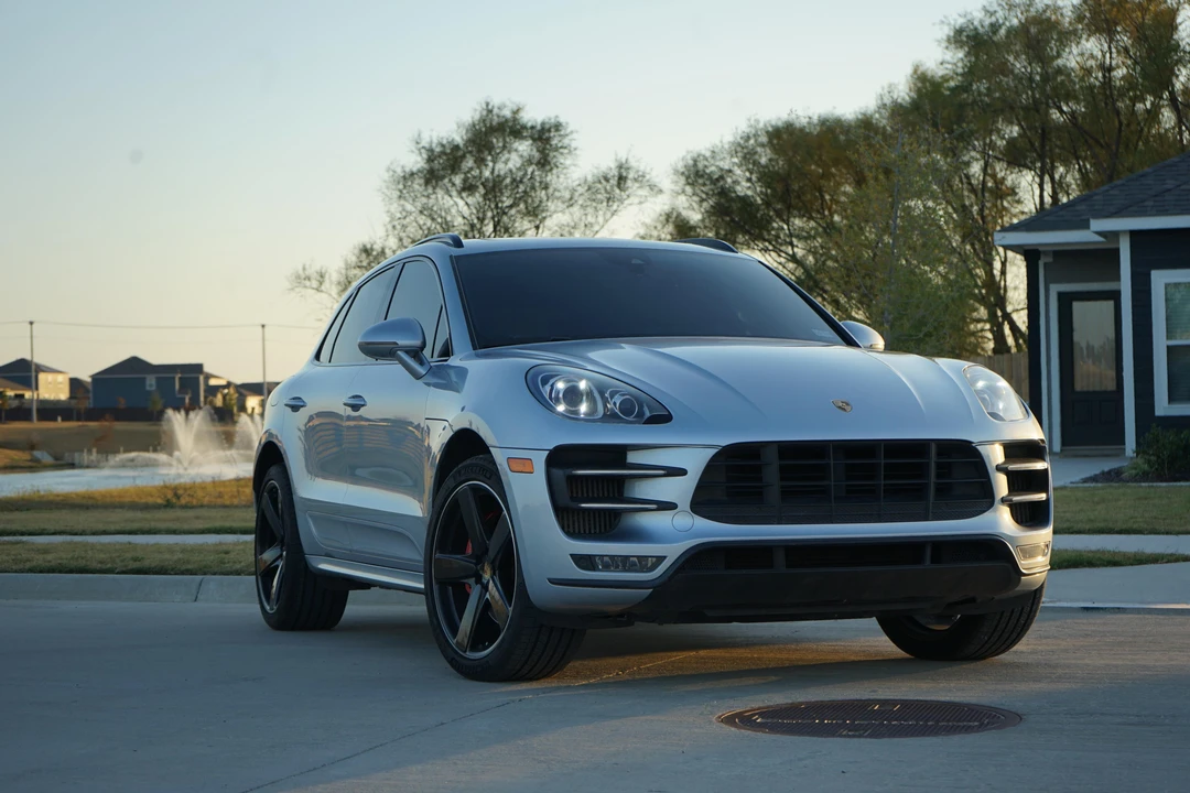 2015 Porsche Macan Turbo - Image 22 of 31