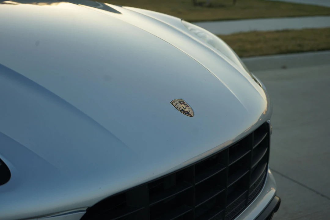 2015 Porsche Macan Turbo - Image 29 of 31