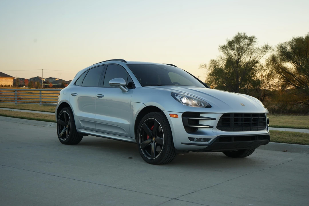 2015 Porsche Macan Turbo - Image 19 of 31