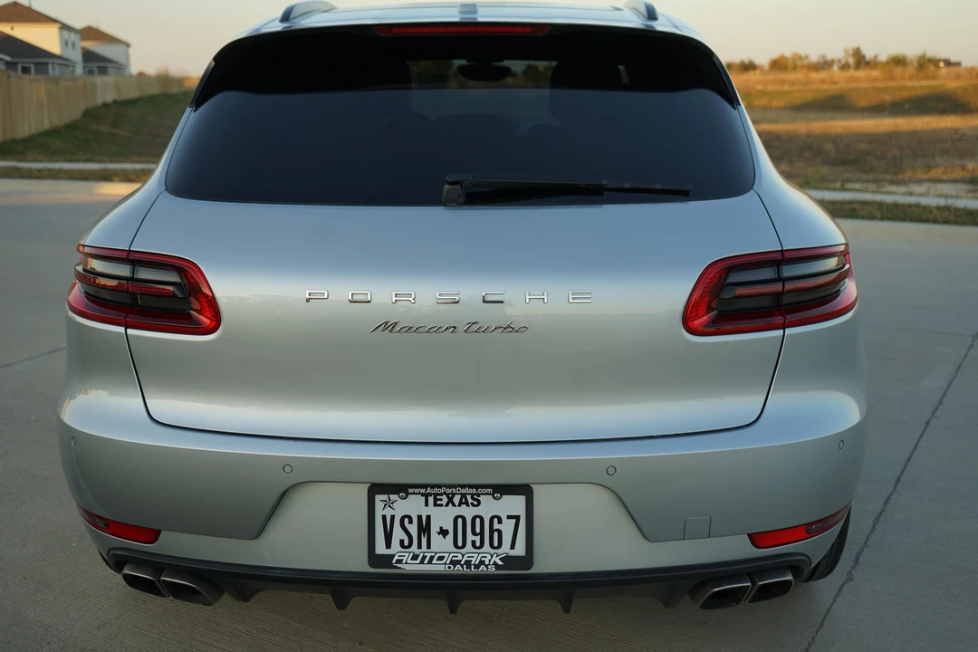 2015 Porsche Macan Turbo - Image 14 of 31